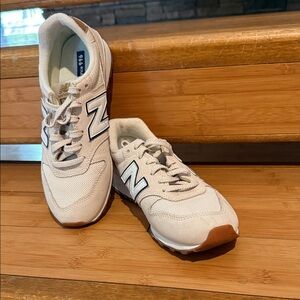 New Balance Beige and White Sneakers 6.5 B